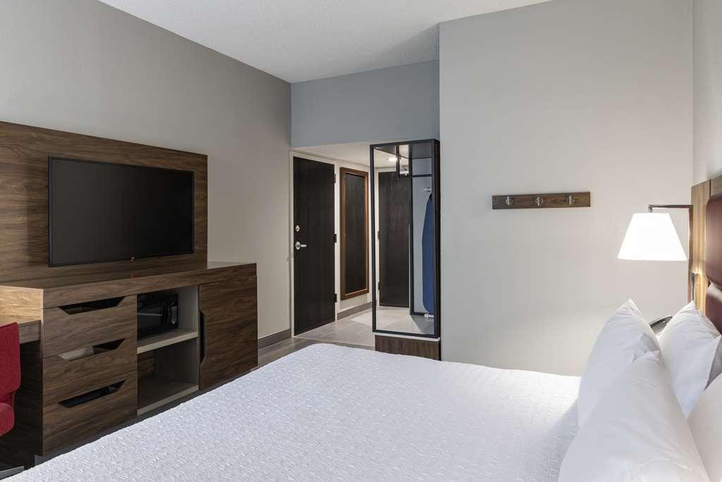 Hampton Inn Athens Room photo